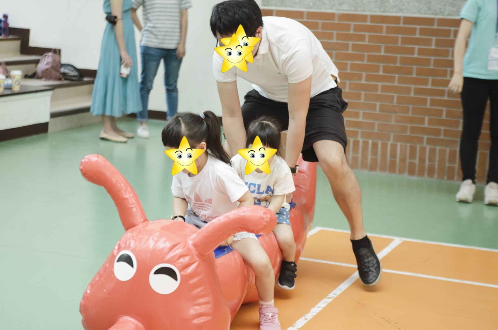 【租借】尾牙運動會園遊會家庭日旺年會道具-充氣毛毛蟲租借(五人座) 12 毛毛蟲租借